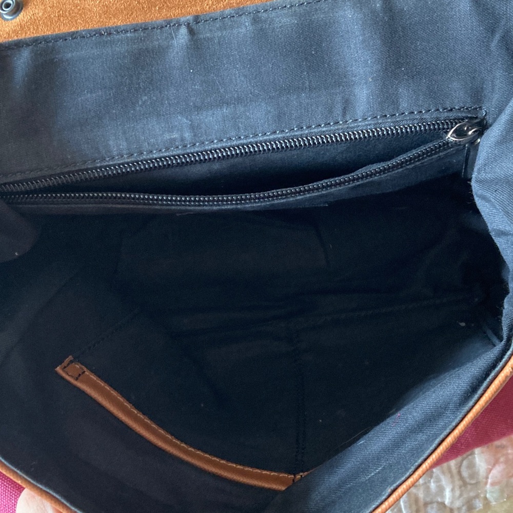 Elegant Brown Leather Satchel - Picture 6 of 6